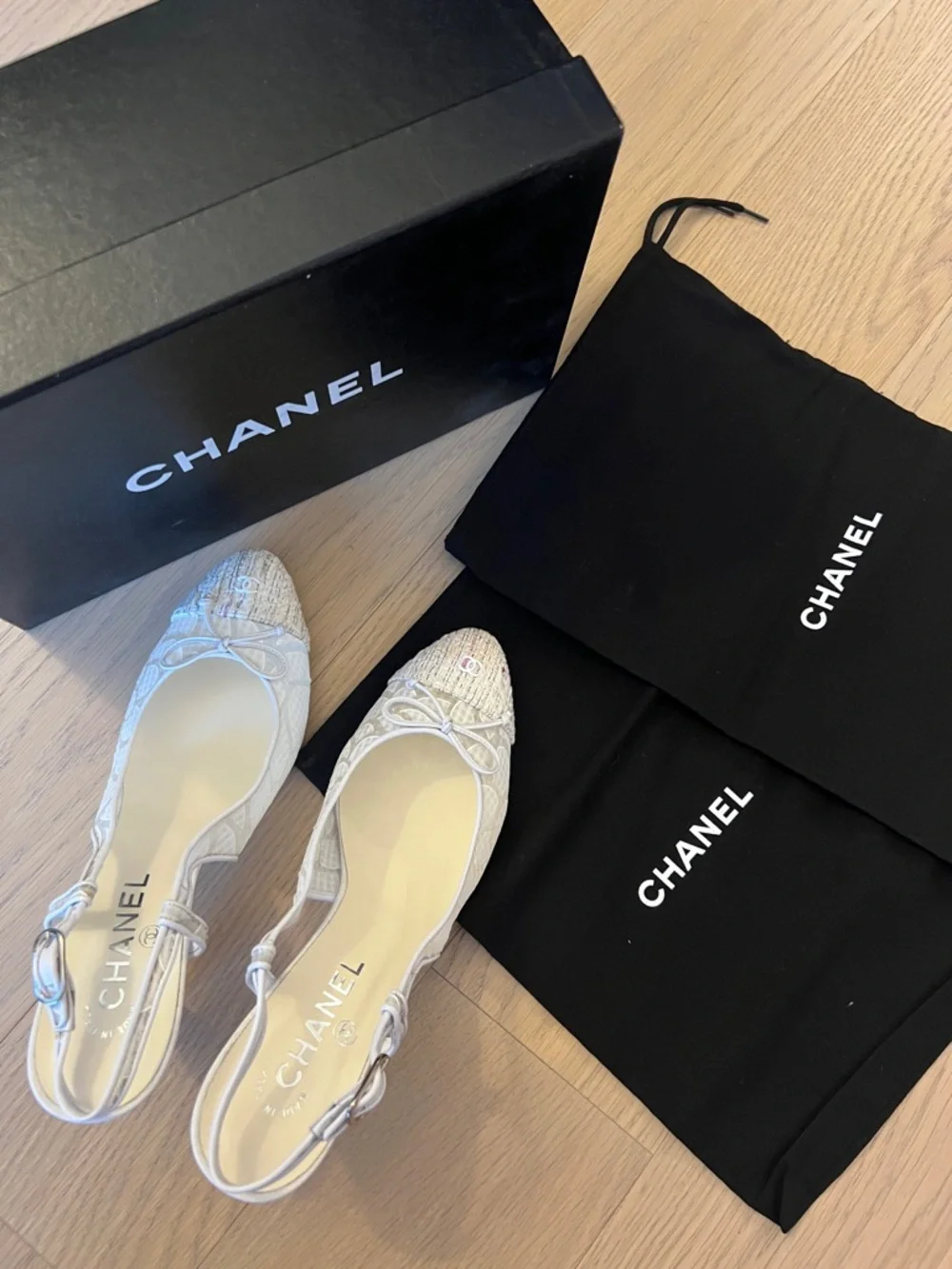 Chanel white heels with lace detail (EU 39 - US 7.5-8) - Picture 13 of 13